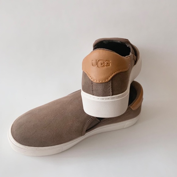 UGG CAHLVAN Hickory SUEDE SLIP-ON FASHION SNEAKER COMFORTABLE FLAT SHOES 7 - Picture 4 of 9